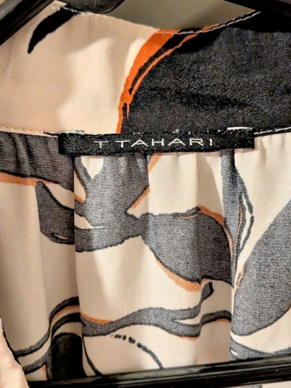 Tahari Floral Blouse in Cream & Black Size Large - Picture 5 of 6
